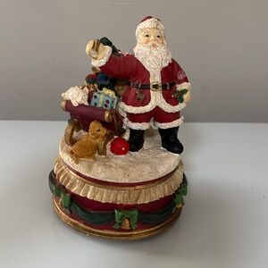 Santa Claus music box by Eluceo.